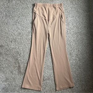 🦋 Tan Ribbed Stretch Sweat Pants Flare Comfy Neutral Maternity Medium Classic